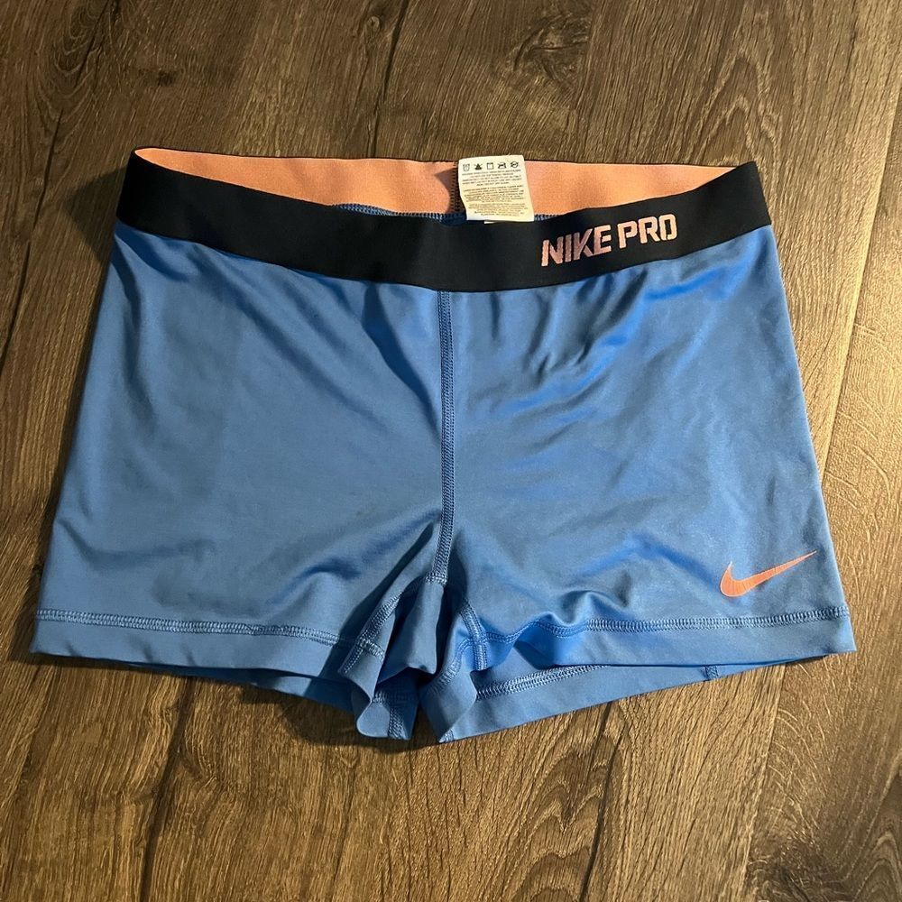 Nike Pro short size L - Picture 1 of 3